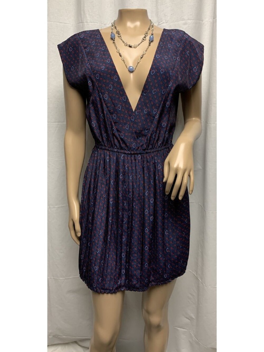 Forever 21 Womens Dress Navy Blue Red Flower V-Neck Pleaded Short Size Small